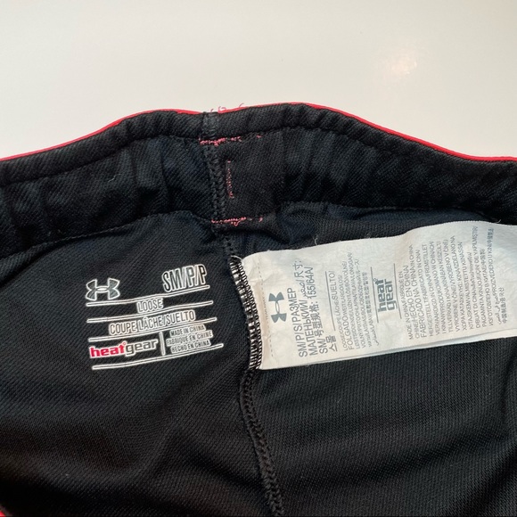 Black Under Armor Athletic Shorts - Picture 5 of 5